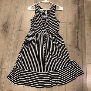 EXPRESSO STRIPPED DRESS SIZE LARGE